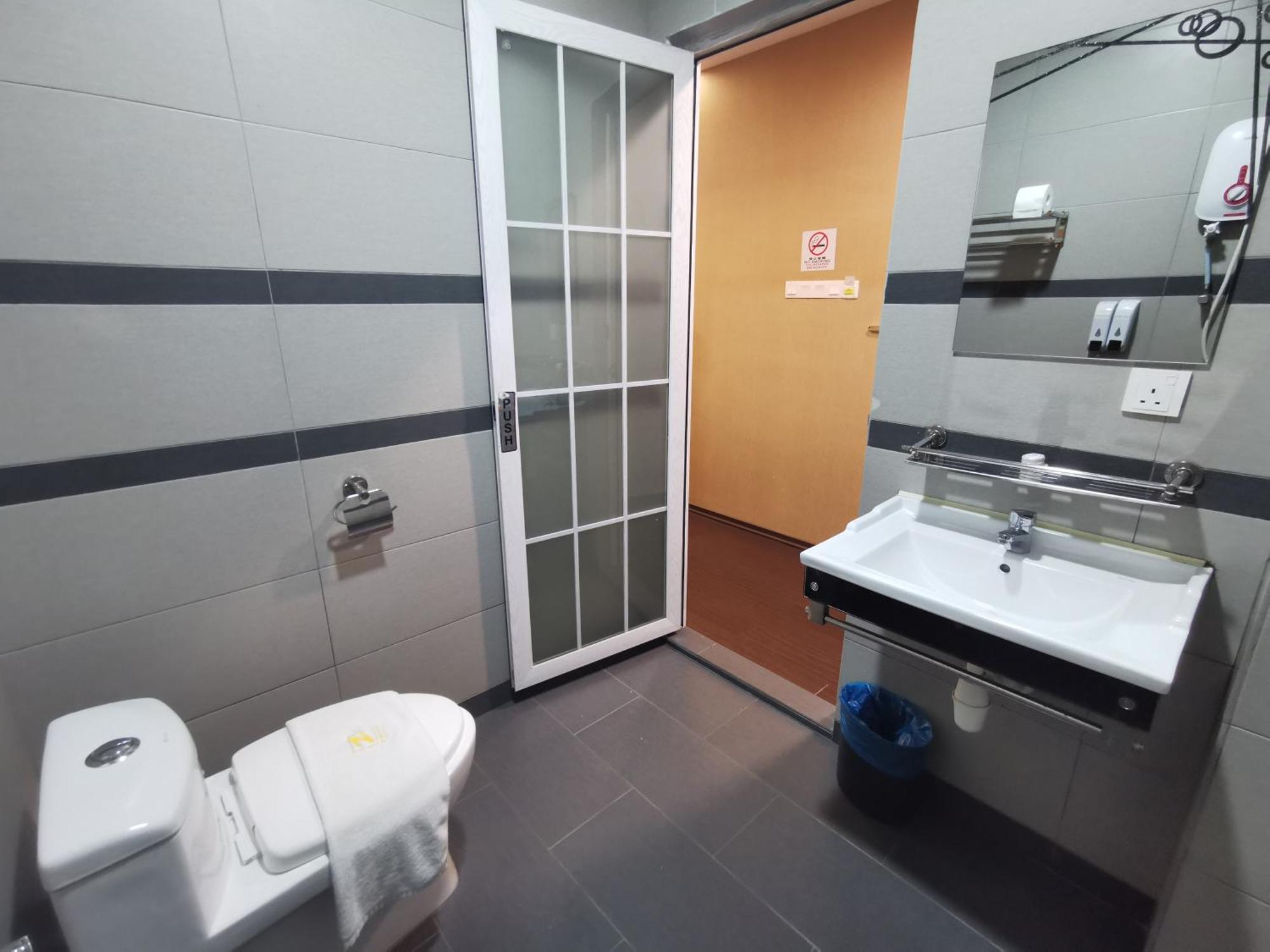 Zenz Hotel Kulai Exterior foto