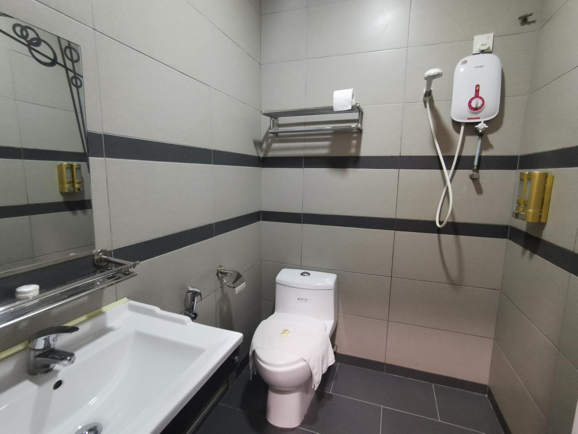 Zenz Hotel Kulai Exterior foto